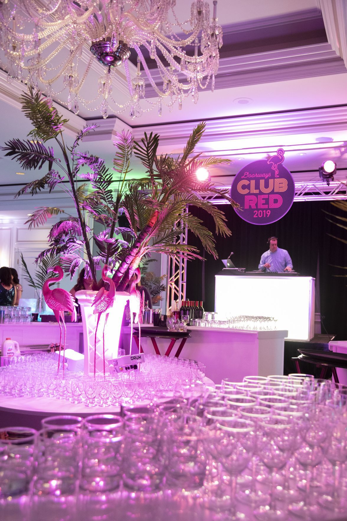 DOORWAYS Club Red 2019